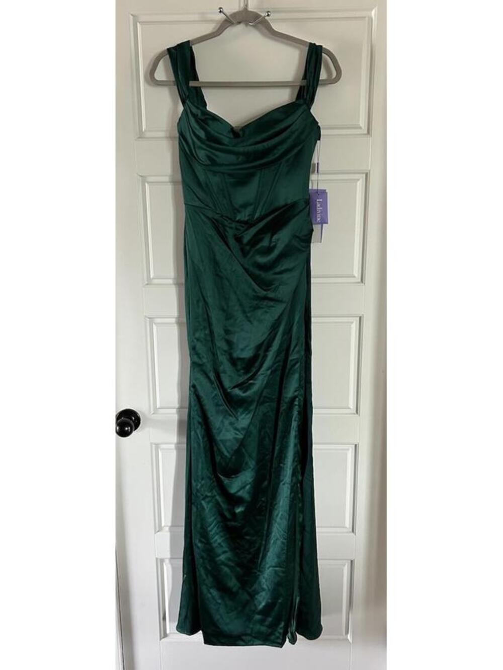 Ladivine Women’s green evening dress size 4